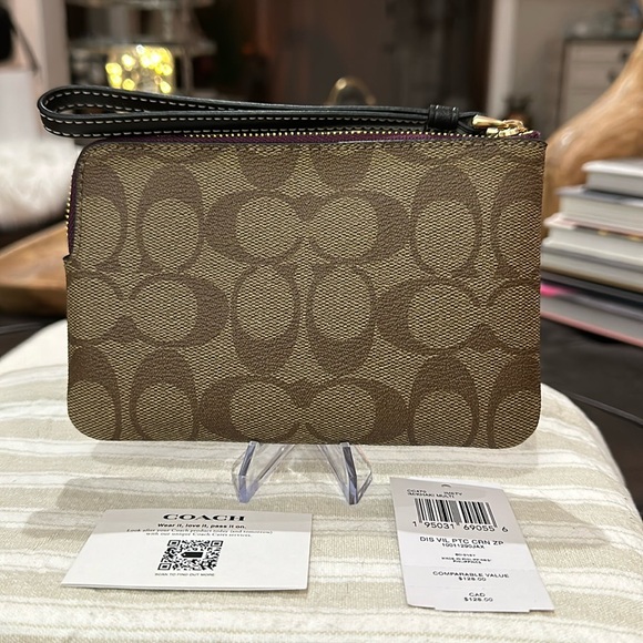 Disney X Coach Corner Zip Wristlet w/Disney Villains Bad Girls Club Patches, NWT - Picture 3 of 16